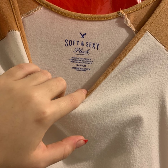 3/4 sleeve AEO plush top - Picture 2 of 3